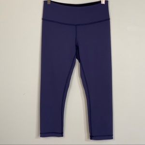 Lululemon Athletica Reversible Cropped Leg…